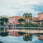 Le miroir d'eau de la promenade du Paillon à Nice